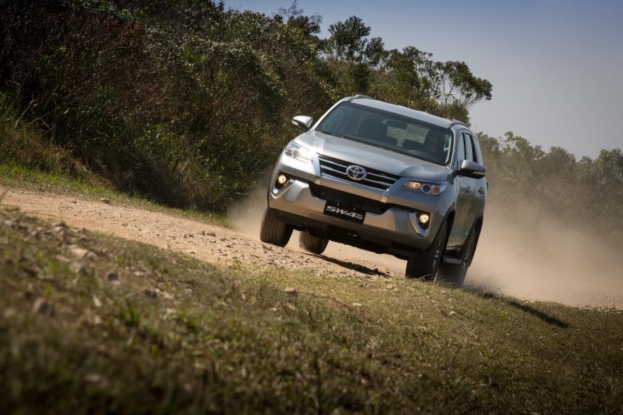  Toyota SW4 2016 года  (фото 13 из 32)